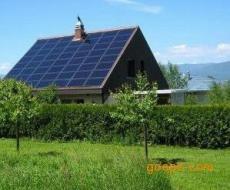 太阳能发电与光伏设备全解析 从发电原理到系统应用